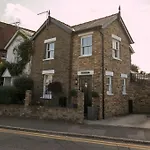 Gorgeous House Near Windsor & River Thames