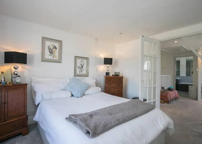 Gorgeous House Near Windsor & River Thames
