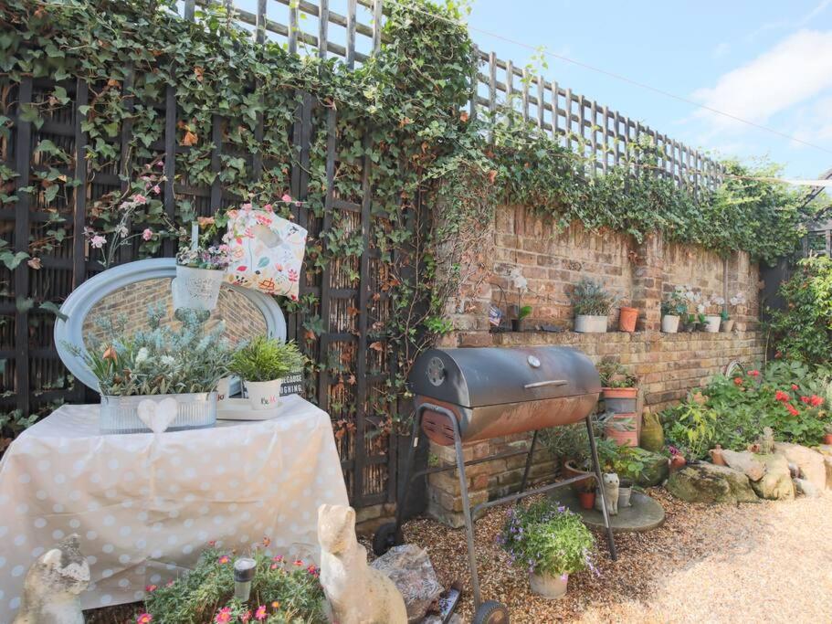 Gorgeous House Near Windsor & River Thames Datchet