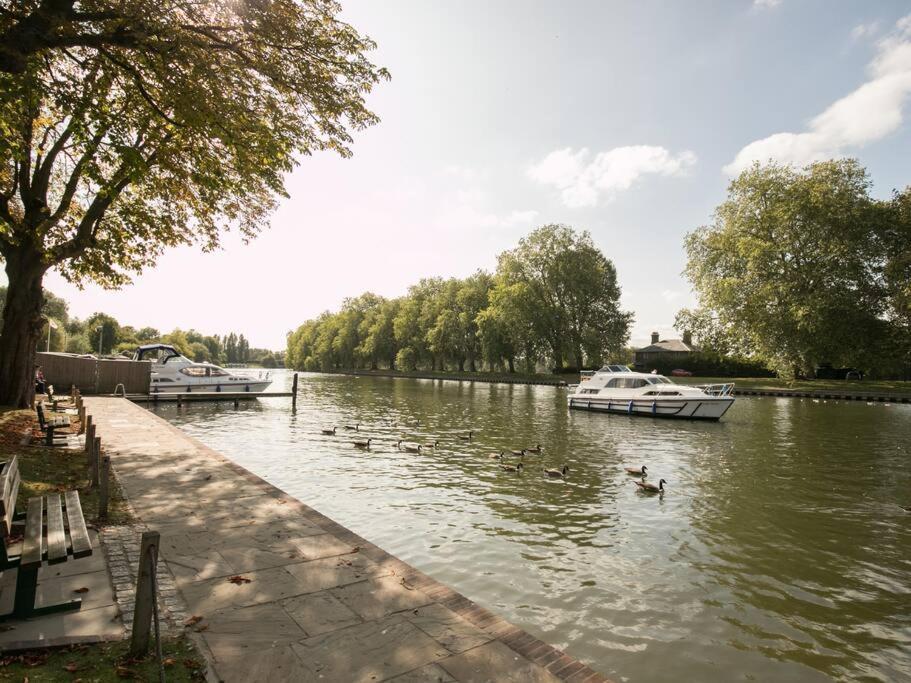 Holiday home Gorgeous House Near Windsor & River Thames