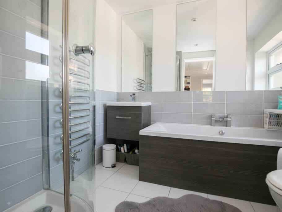 Holiday home Gorgeous House Near Windsor & River Thames Datchet