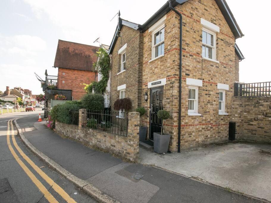 Gorgeous House Near Windsor & River Thames